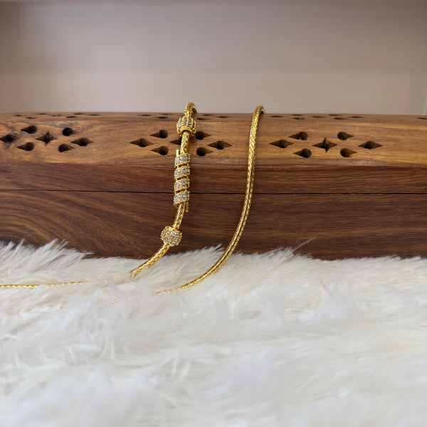 Gold Mugappu Kodi Stone