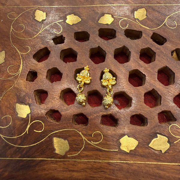 Gold Stud - STG0094