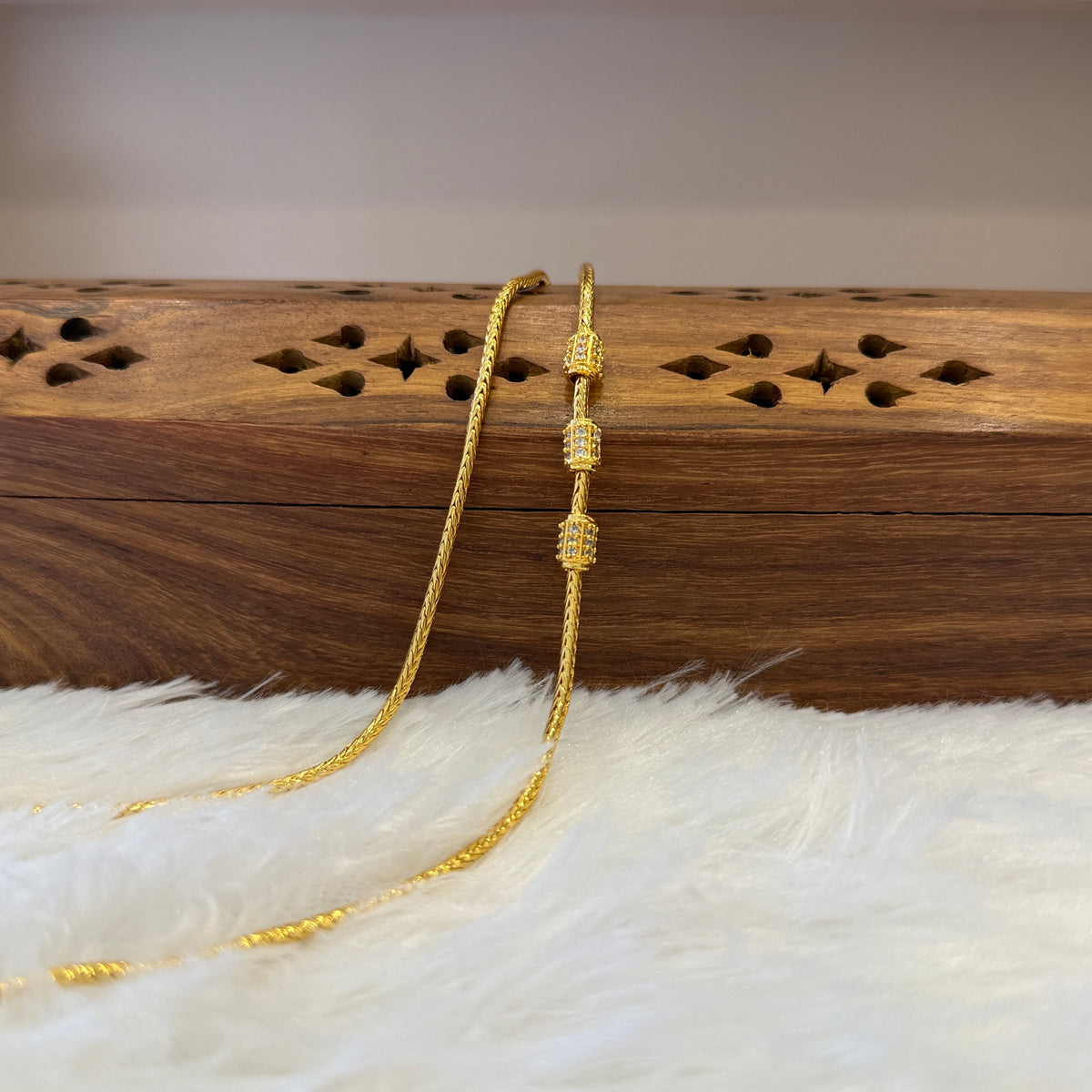 Gold Mugappu Kodi Stone