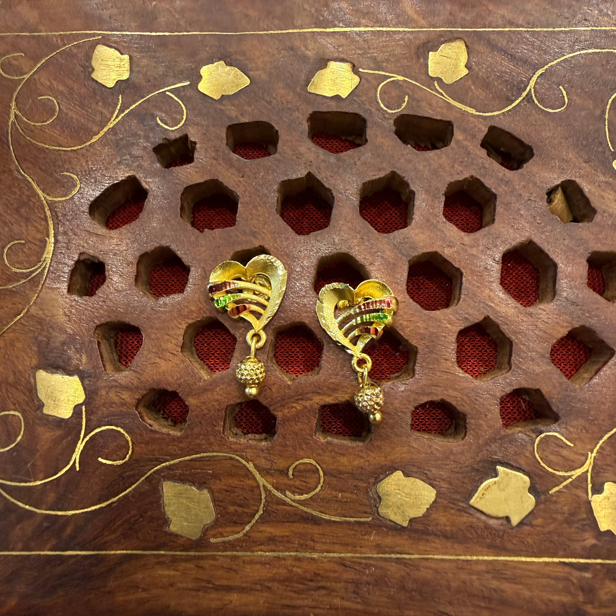 Gold Stud - STG00118