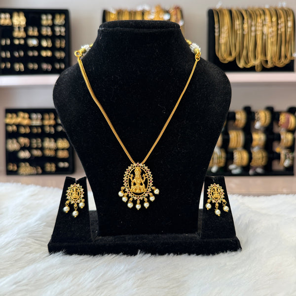 Gold Choker