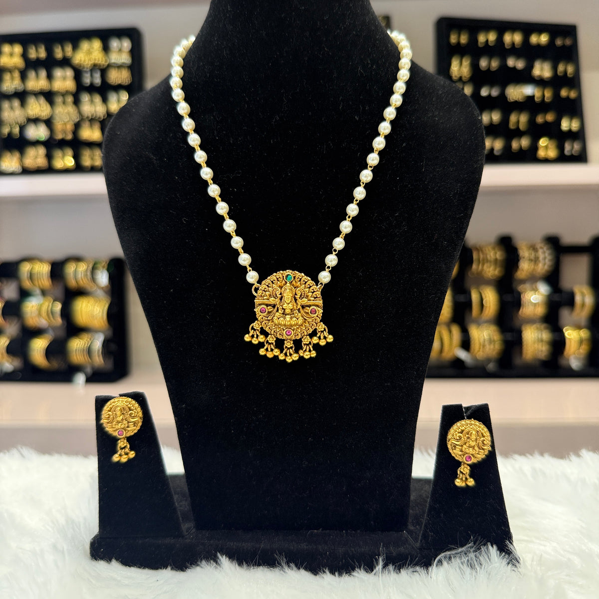 Antique Pearl Set