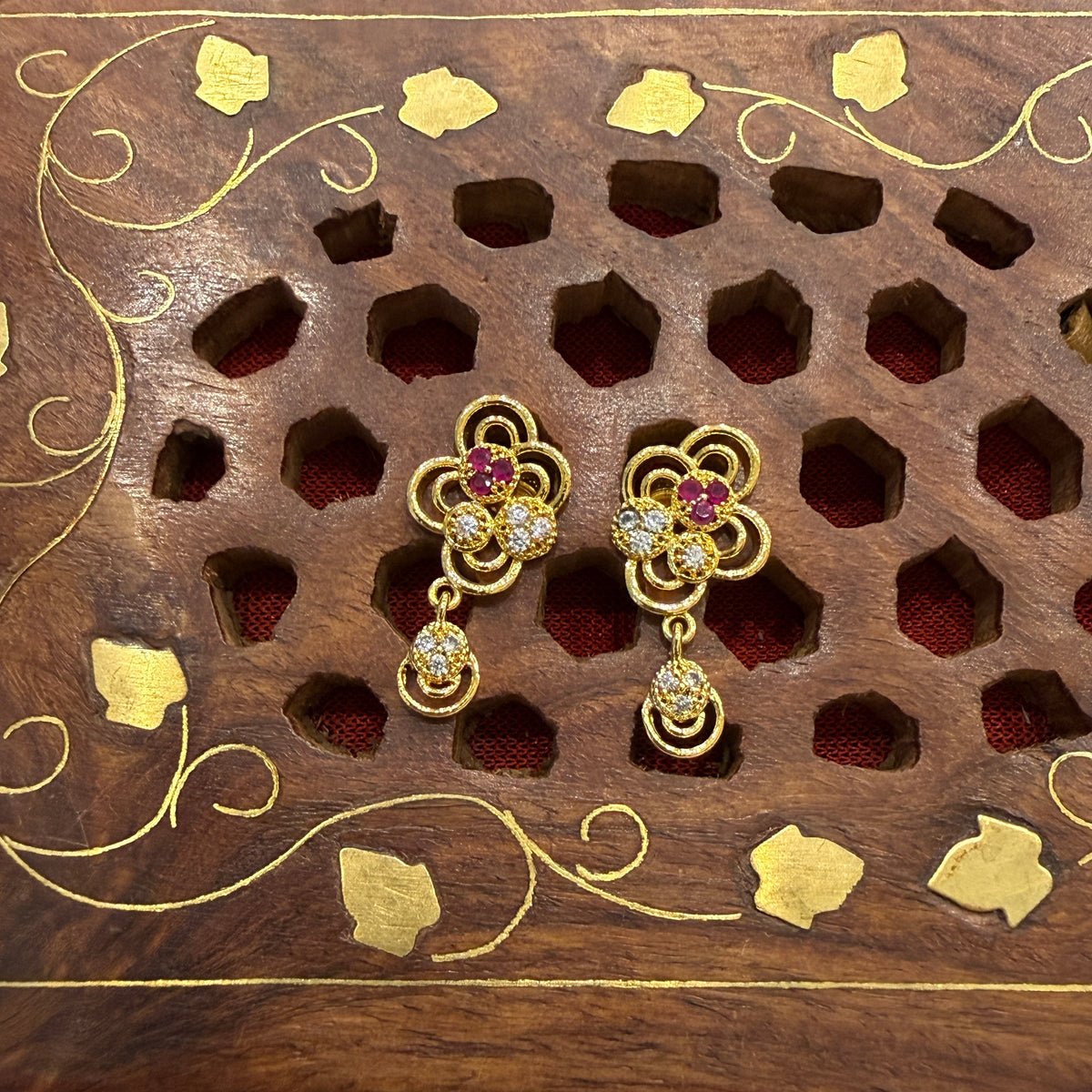 Gold Stud - STG0064