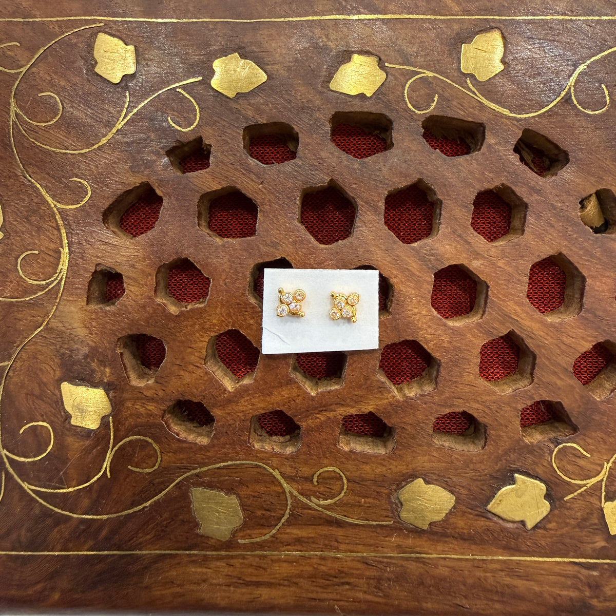 Gold Stud - STG00247