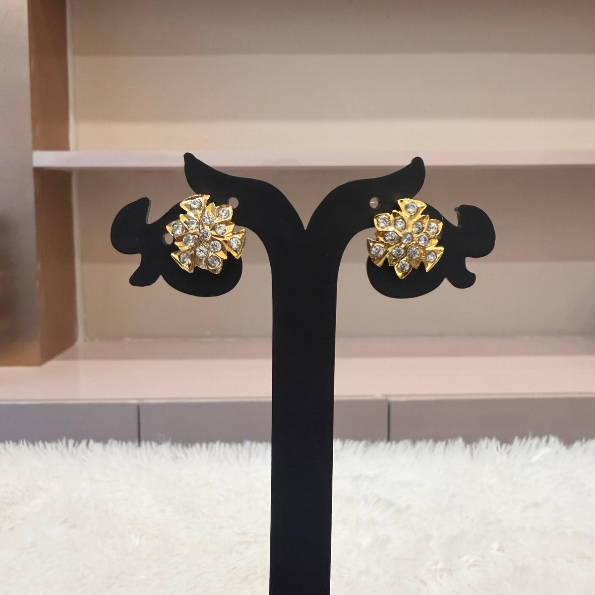 Gold Stud - STG00236
