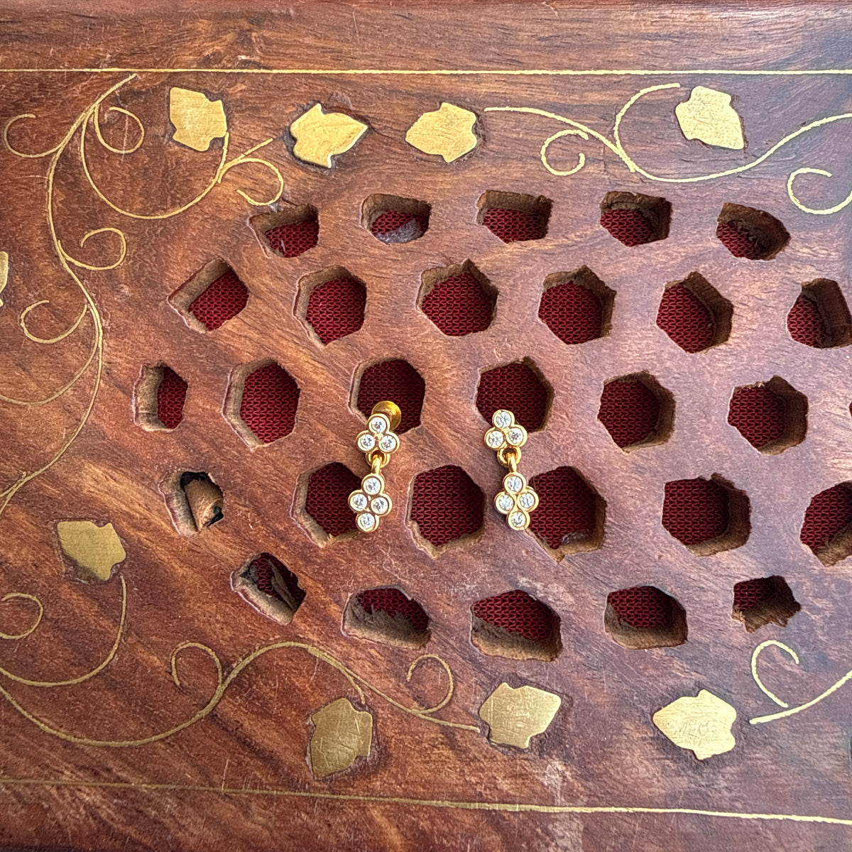 Gold Stud - STG00179