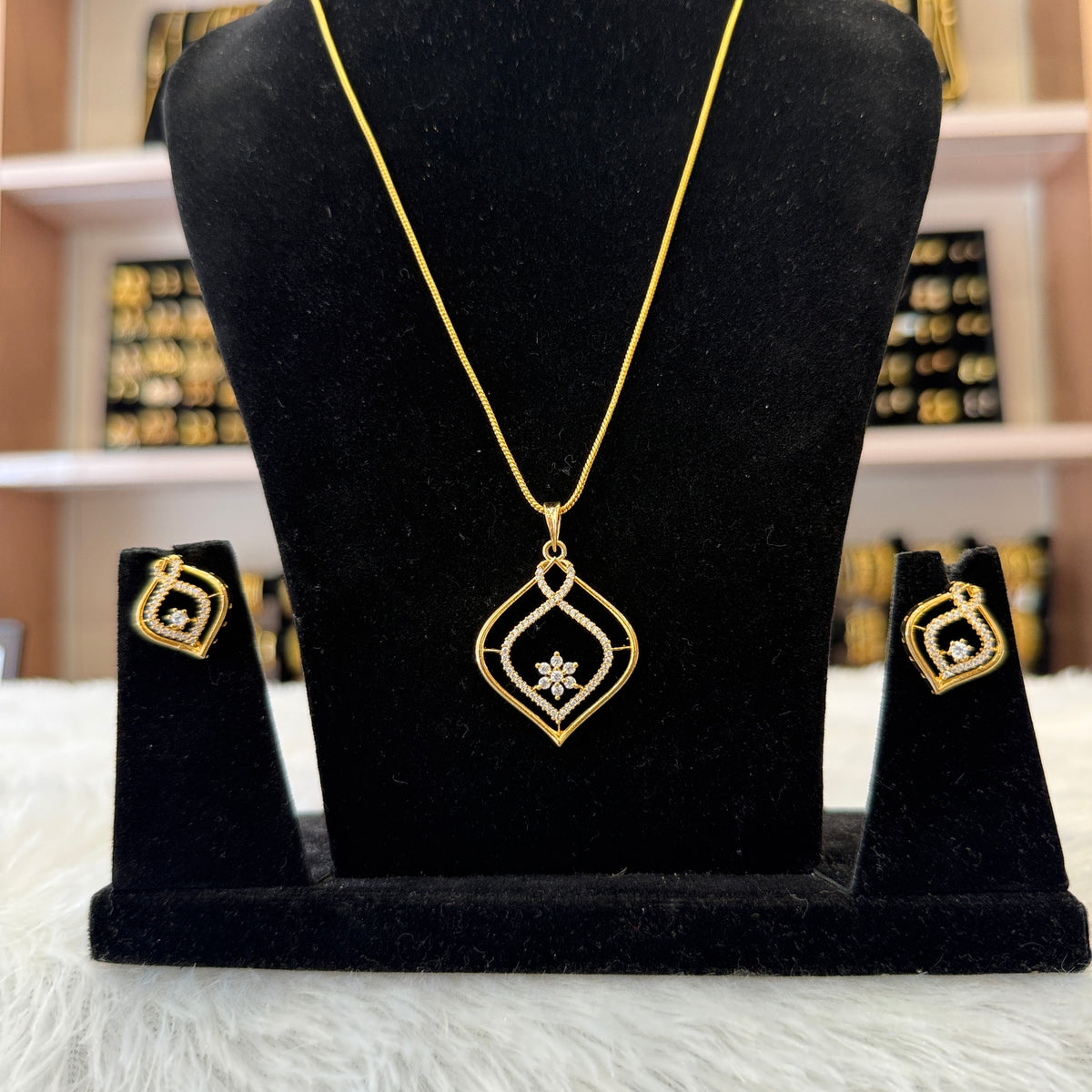 Diamond Pendant Set