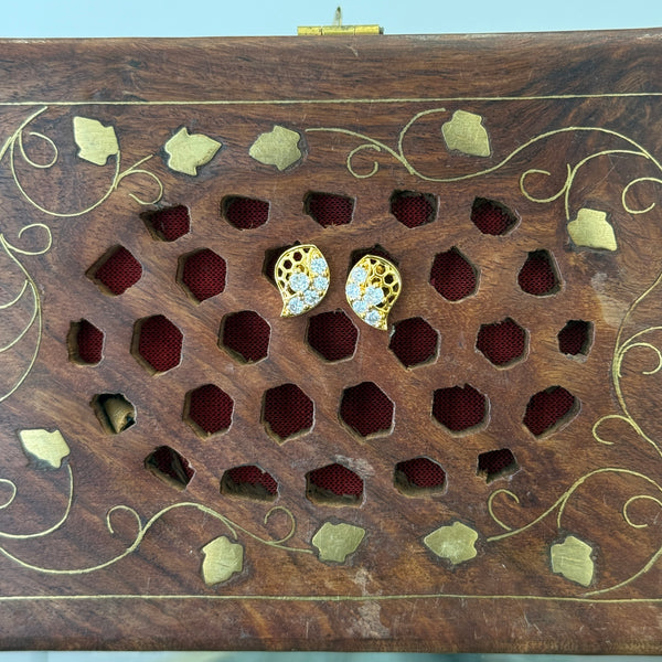 Gold Stud - STG0002