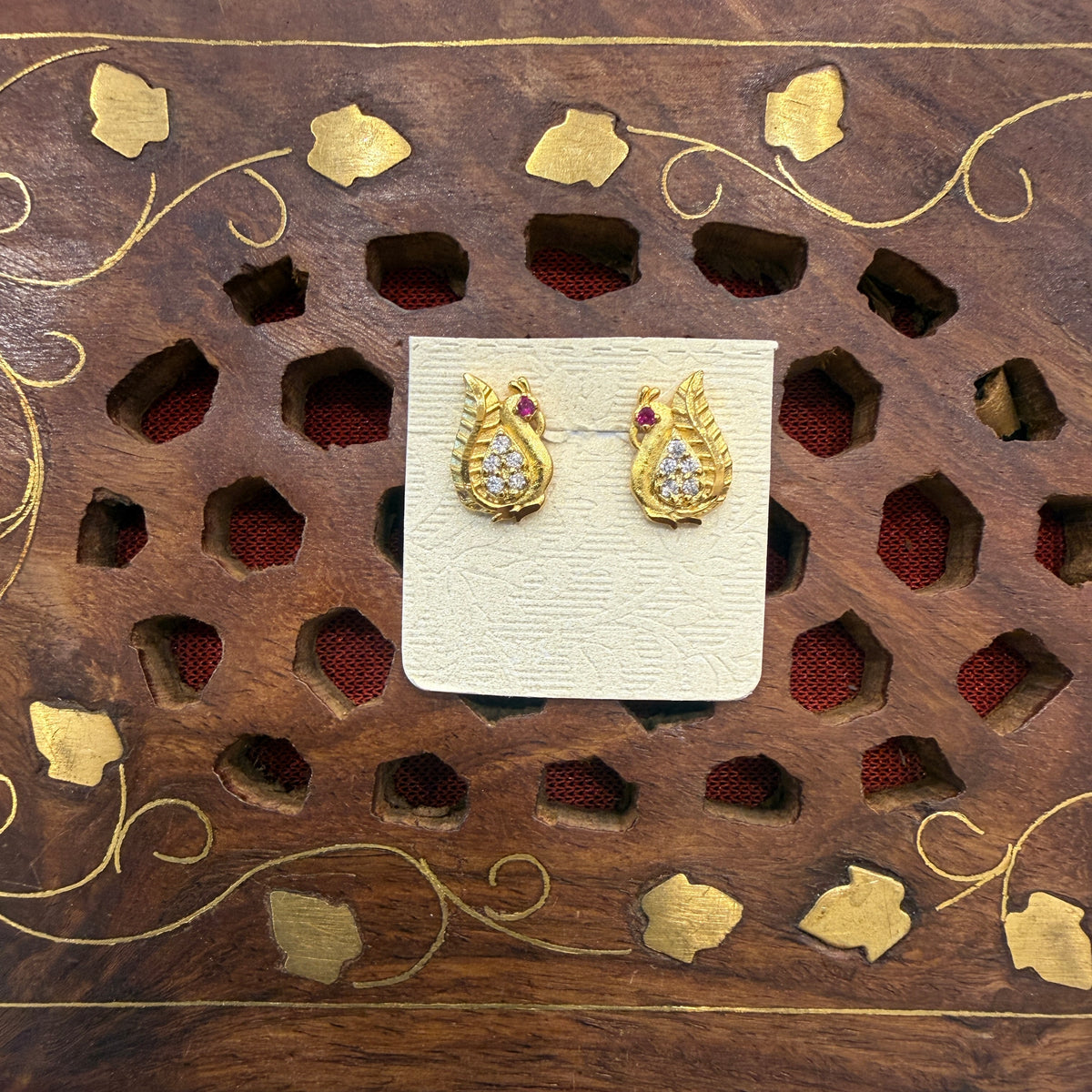 Gold Stud - STG00200
