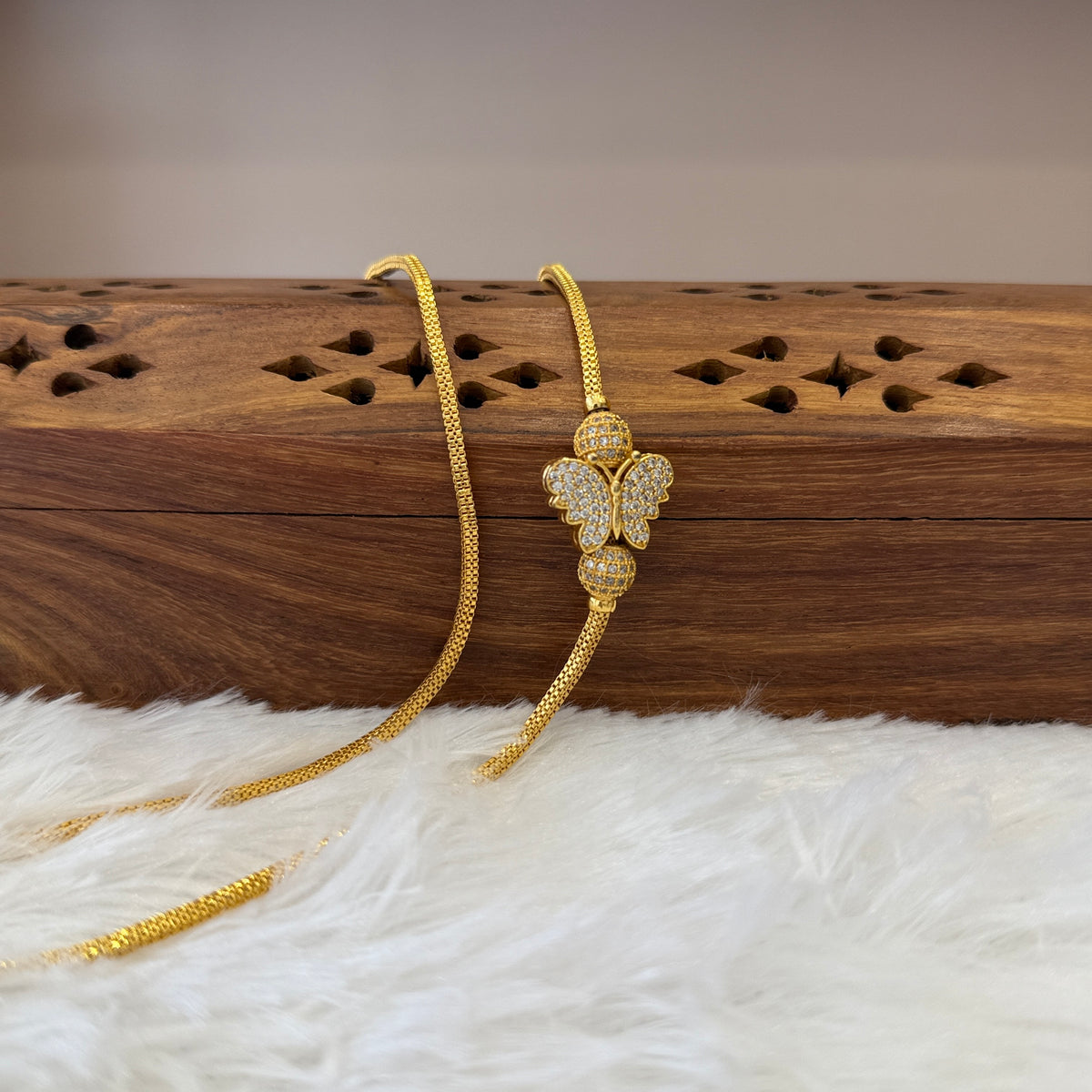 Gold Mugappu Chain Stone