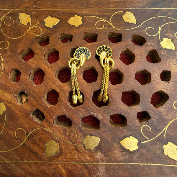 Gold Stud - STG00172