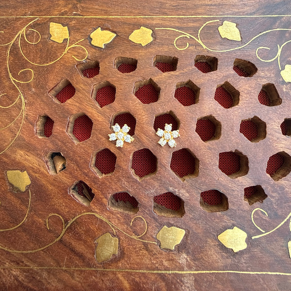 Gold Stud - STG00193