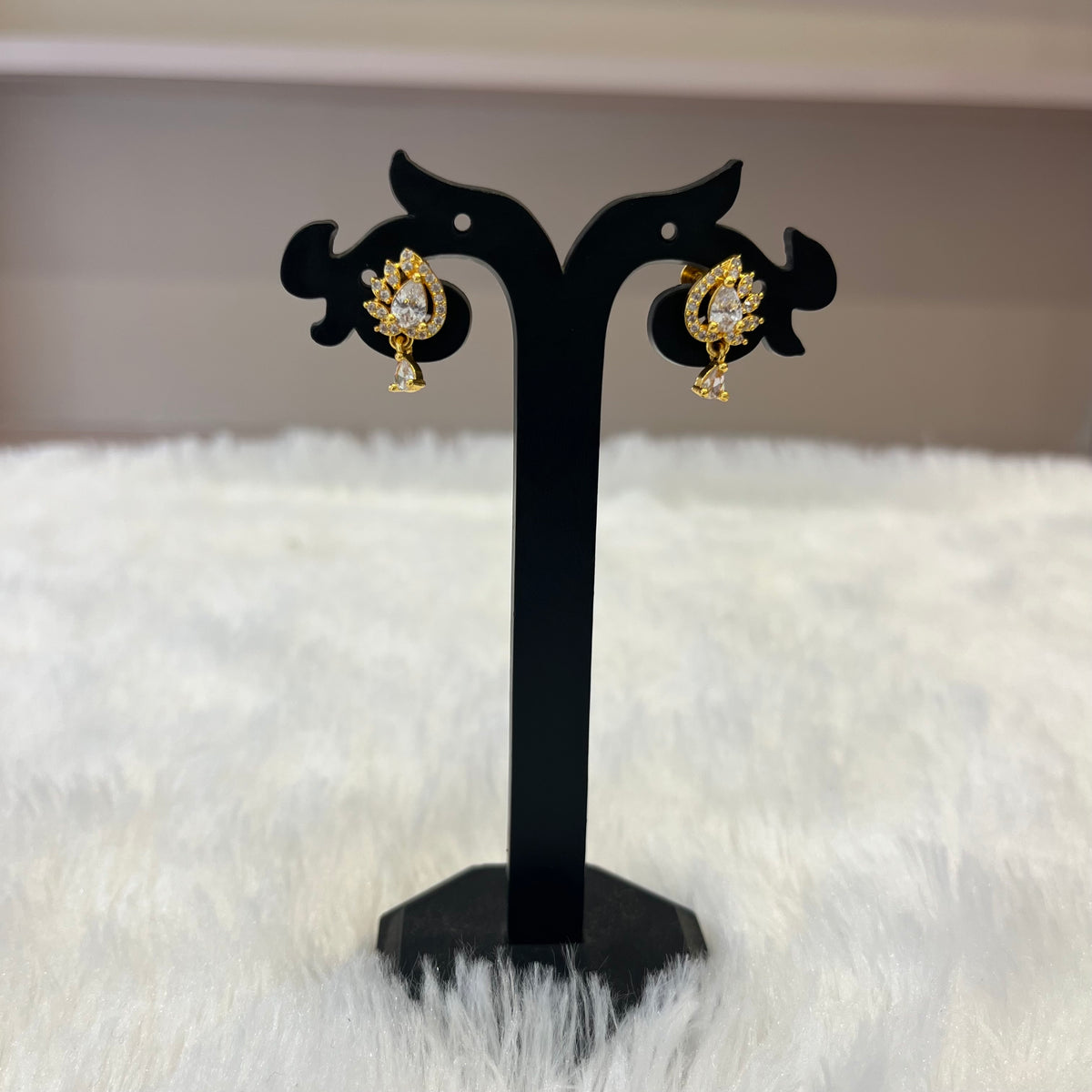 Gold Stud - STG00331