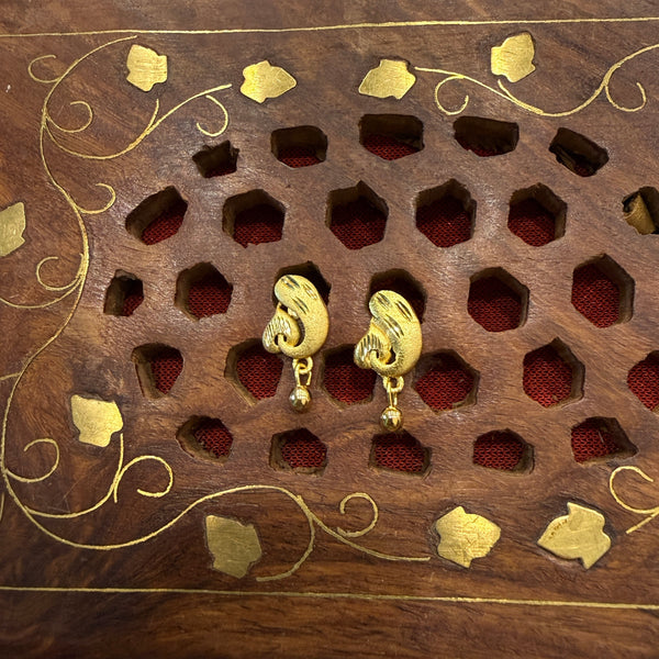 Gold Stud - STG00112