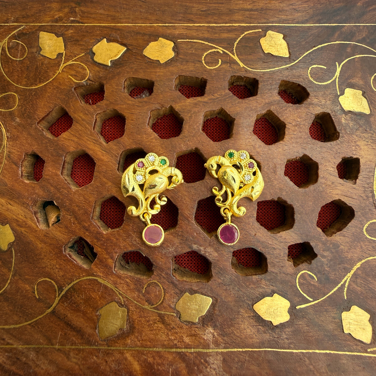 Gold Stud - STG00164