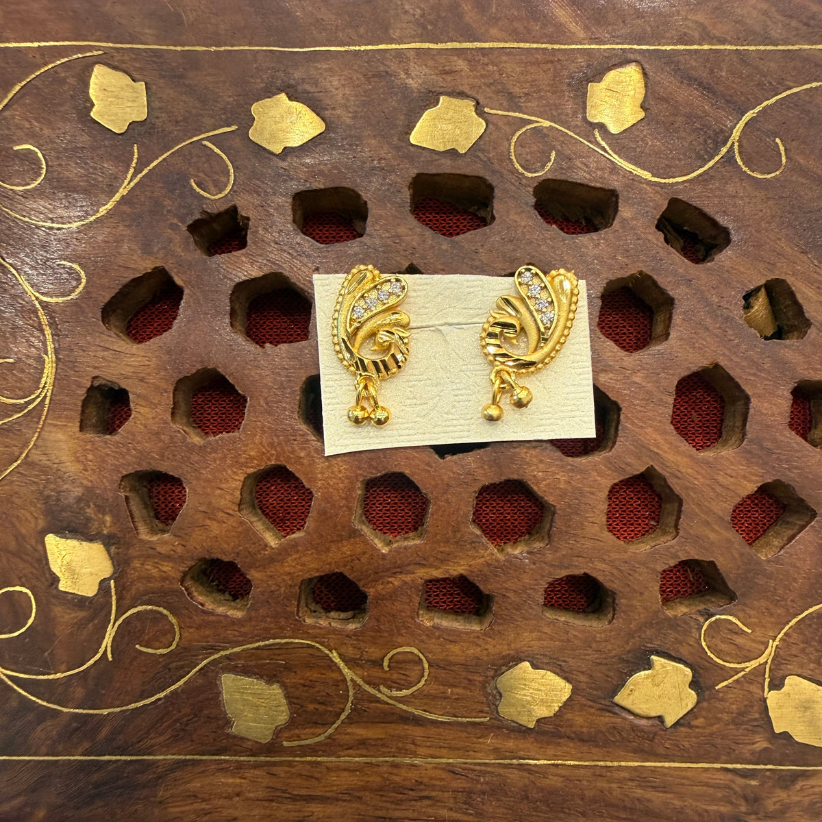 Gold Stud - STG00203