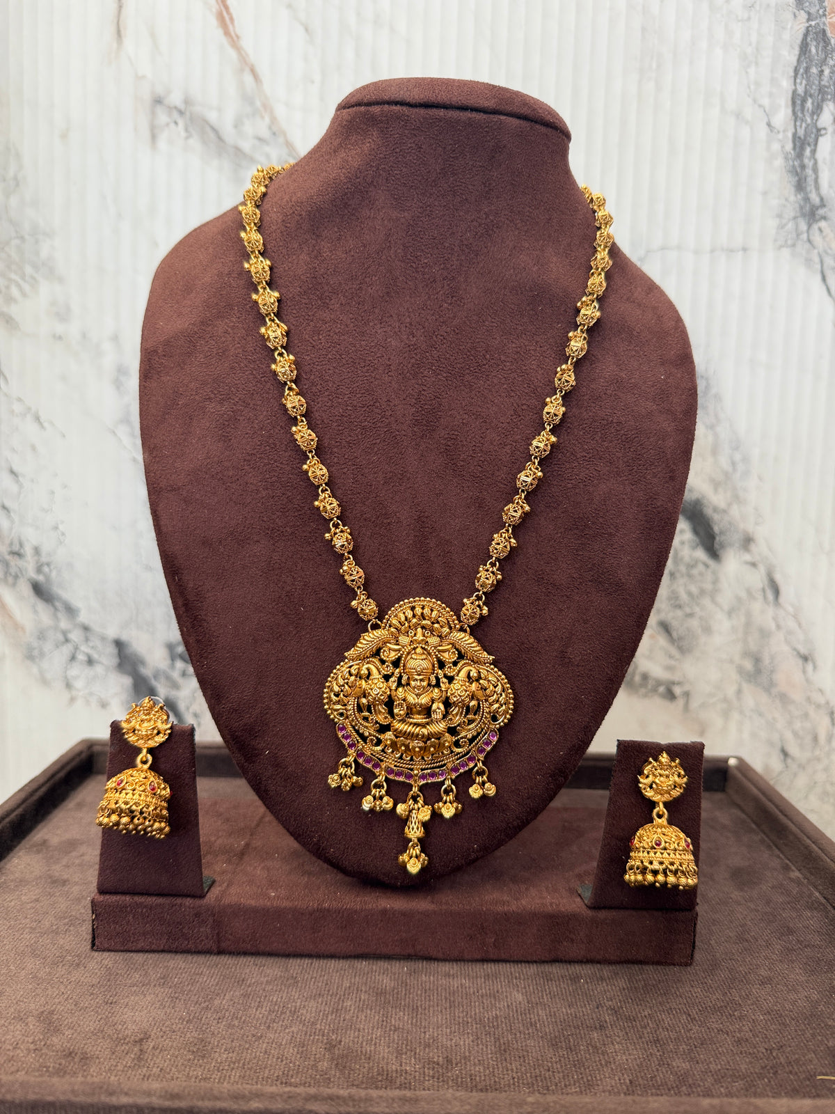 Budget Antique Collections - Design 23