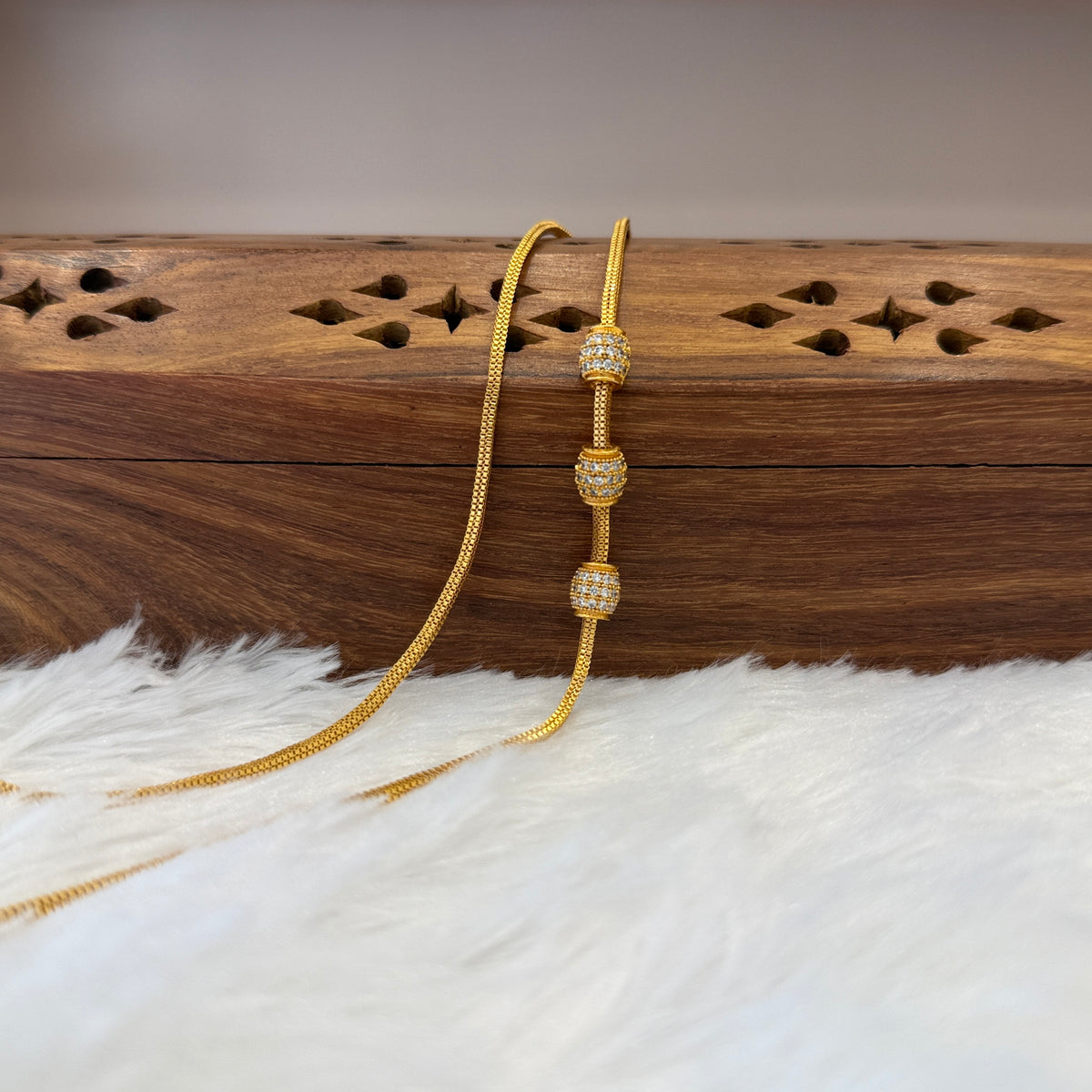 Gold Mugappu Chain Stone