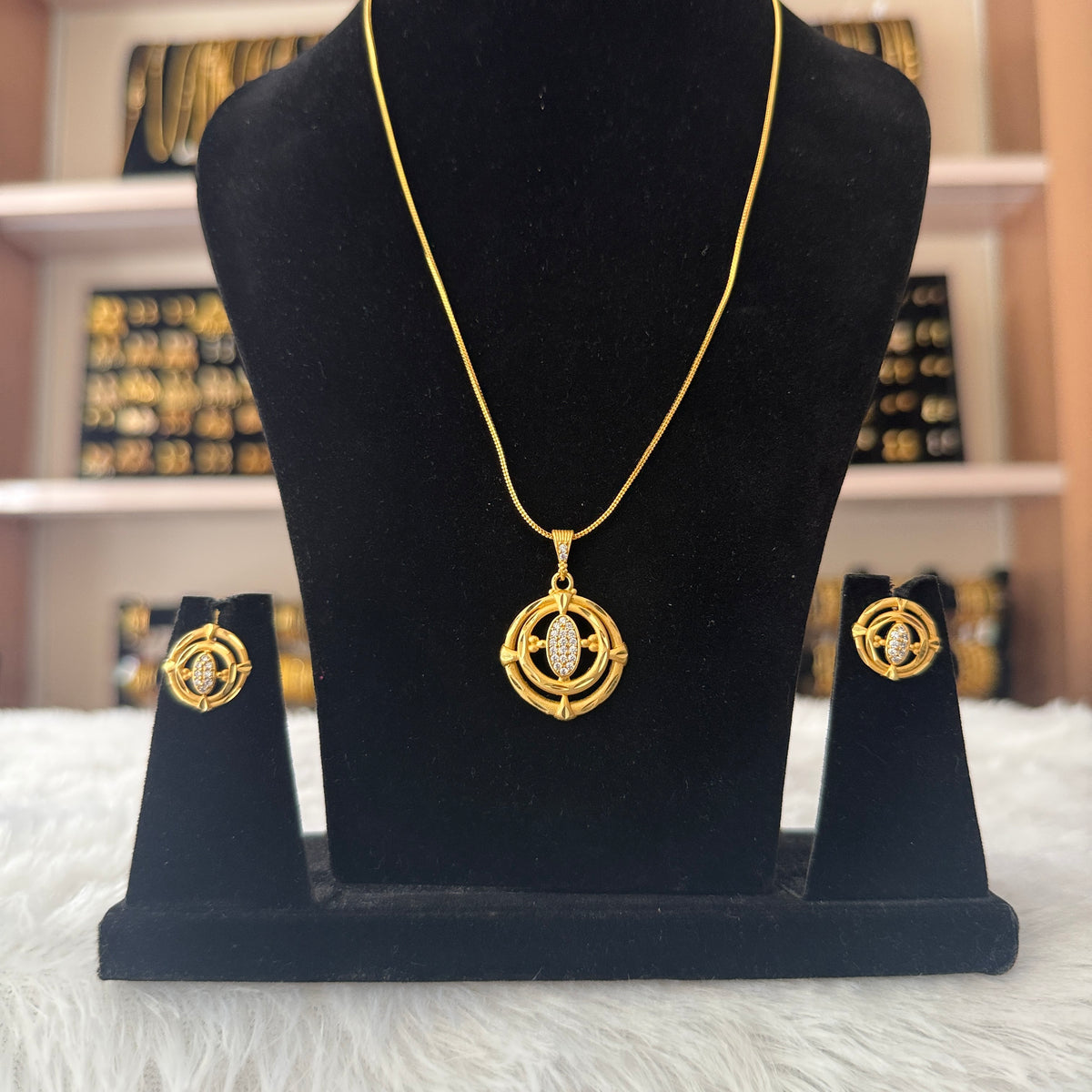 Gold Pendant Set