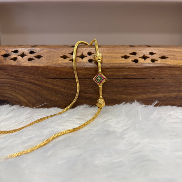 Gold Mugappu Chain Stone