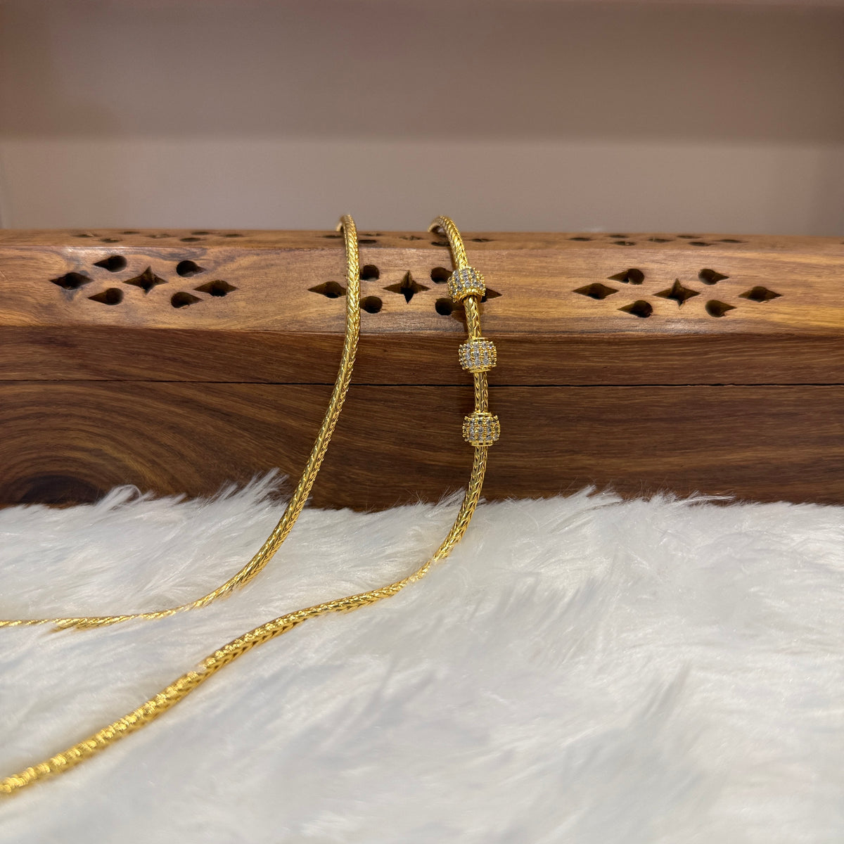 Gold Mugappu Kodi Stone