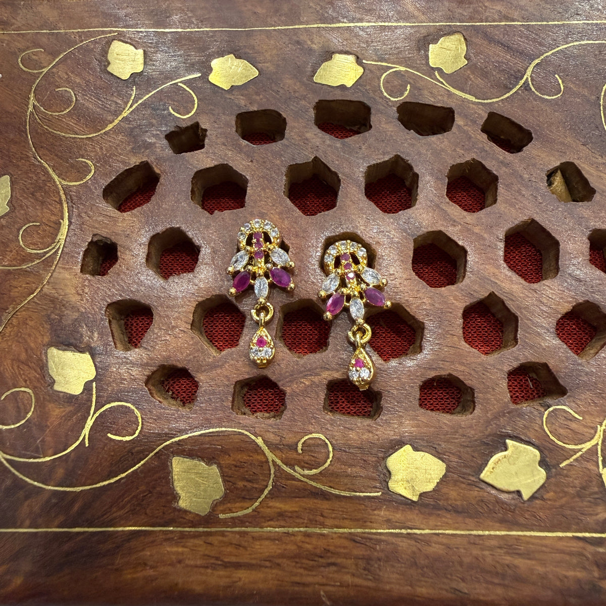 Gold Stud - STG0077
