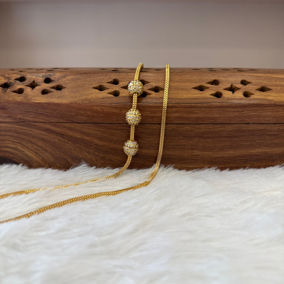 Gold Mugappu Chain Stone