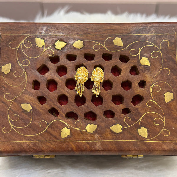 Gold Stud - STG00320