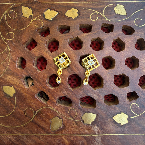Gold Stud - STG00142