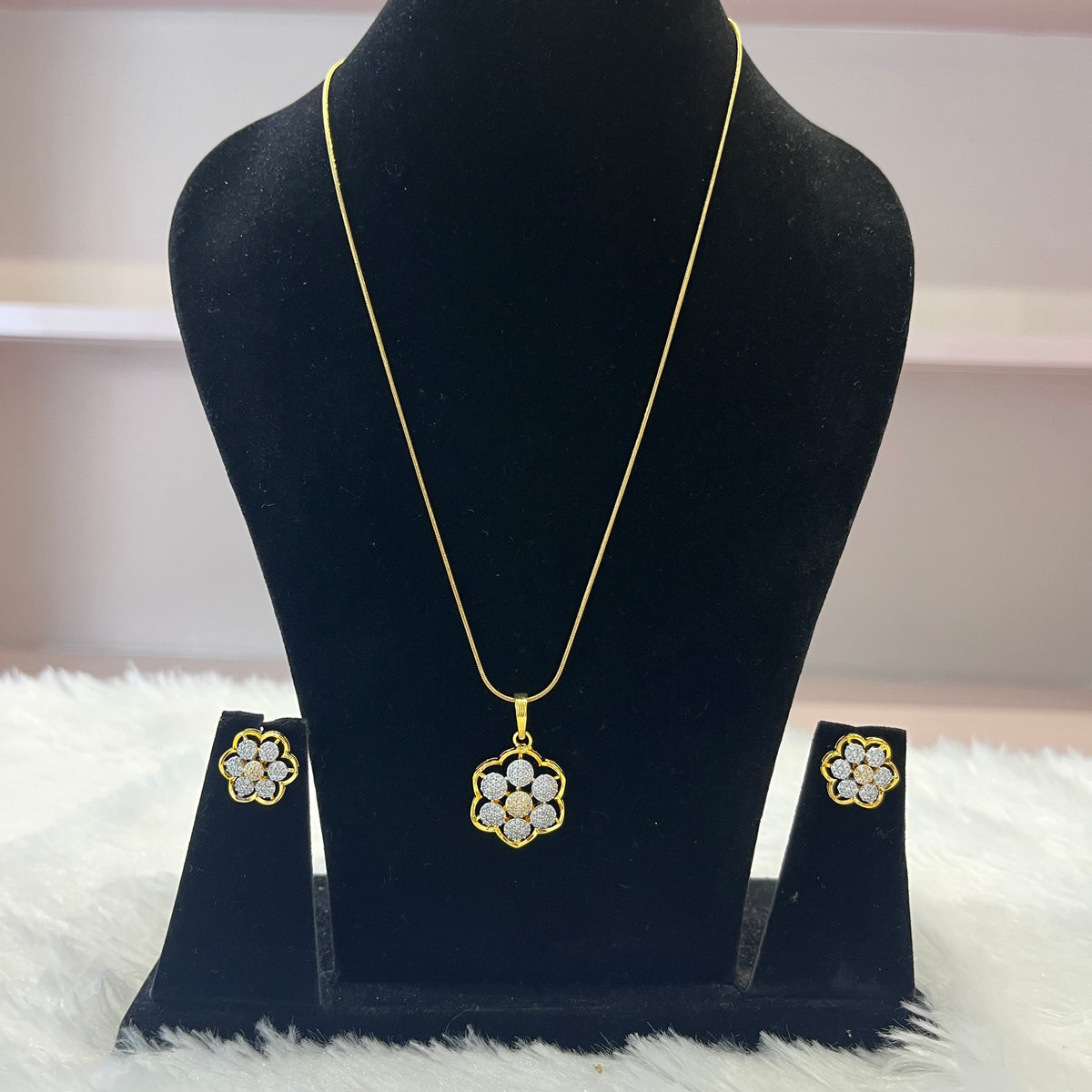 Diamond Pendant Set