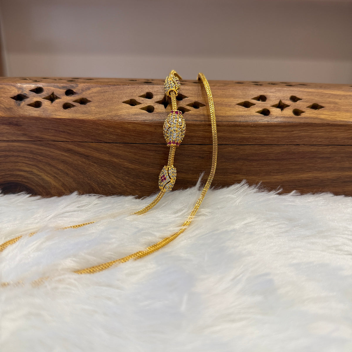 Gold Mugappu Chain Stone