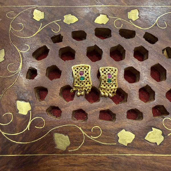 Gold Stud - STG00115