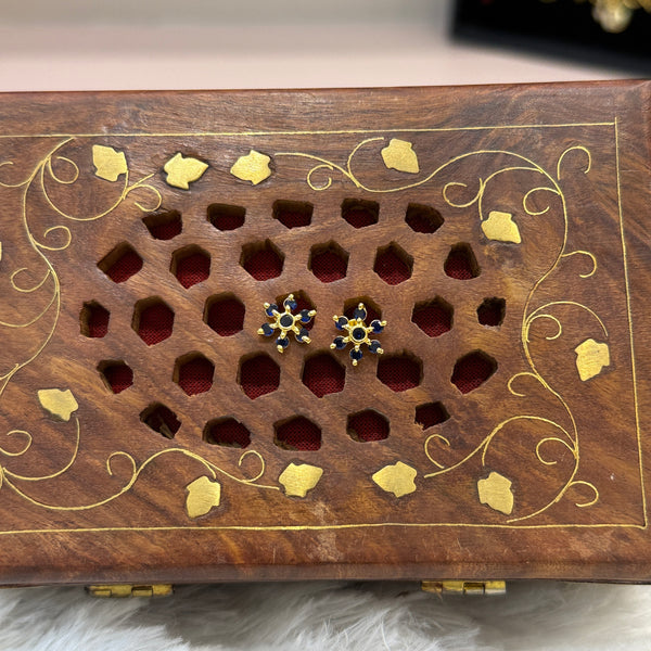 Gold Stud - STG00316