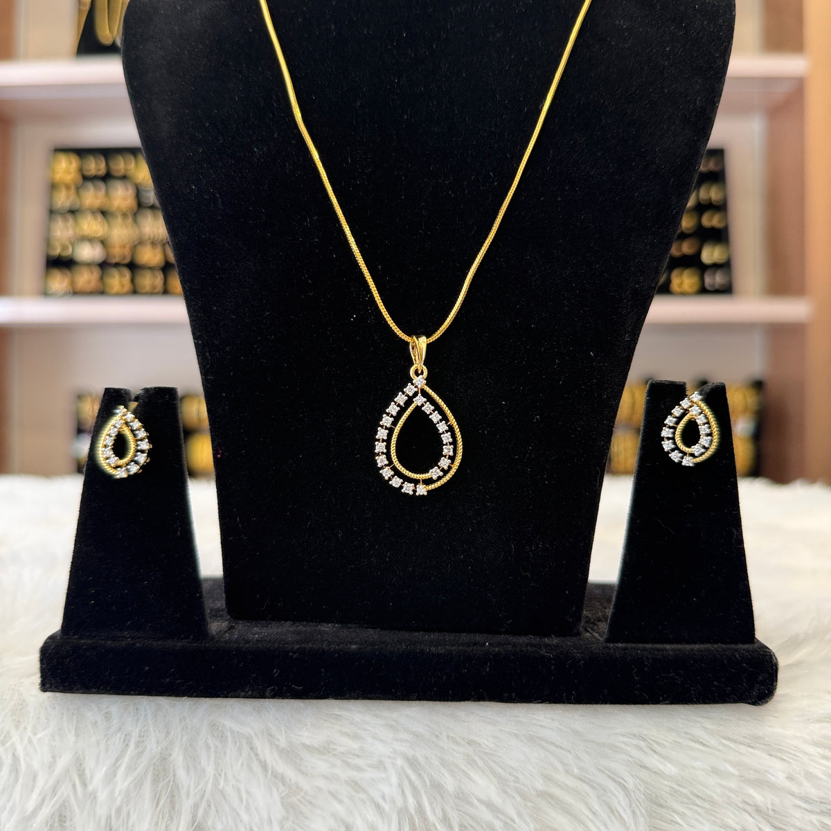 Diamond Pendant Set