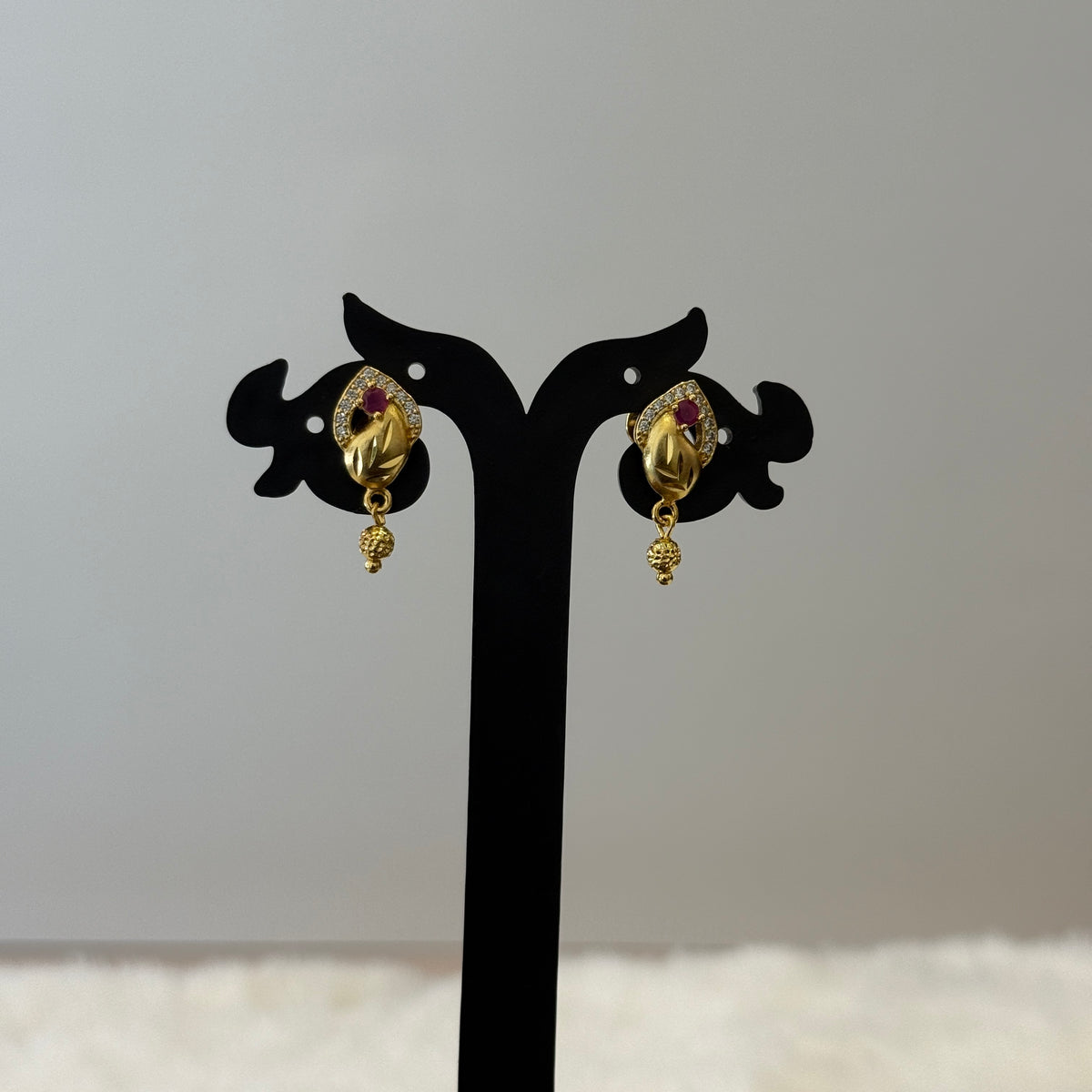 Gold Stud - STG0016
