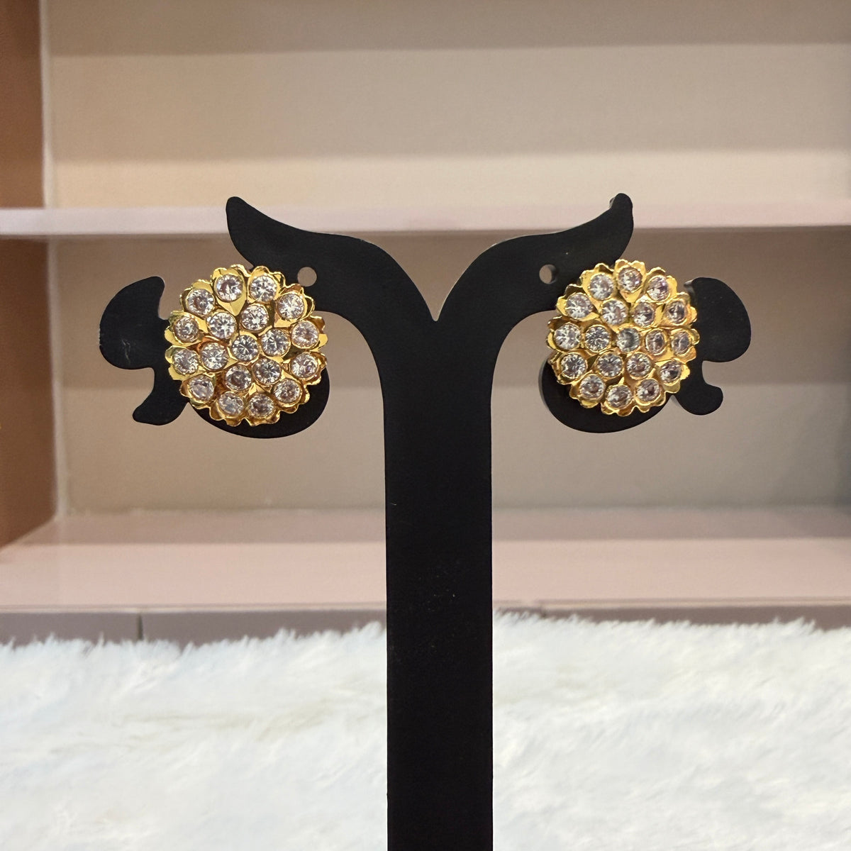 Gold Stud - STG0096
