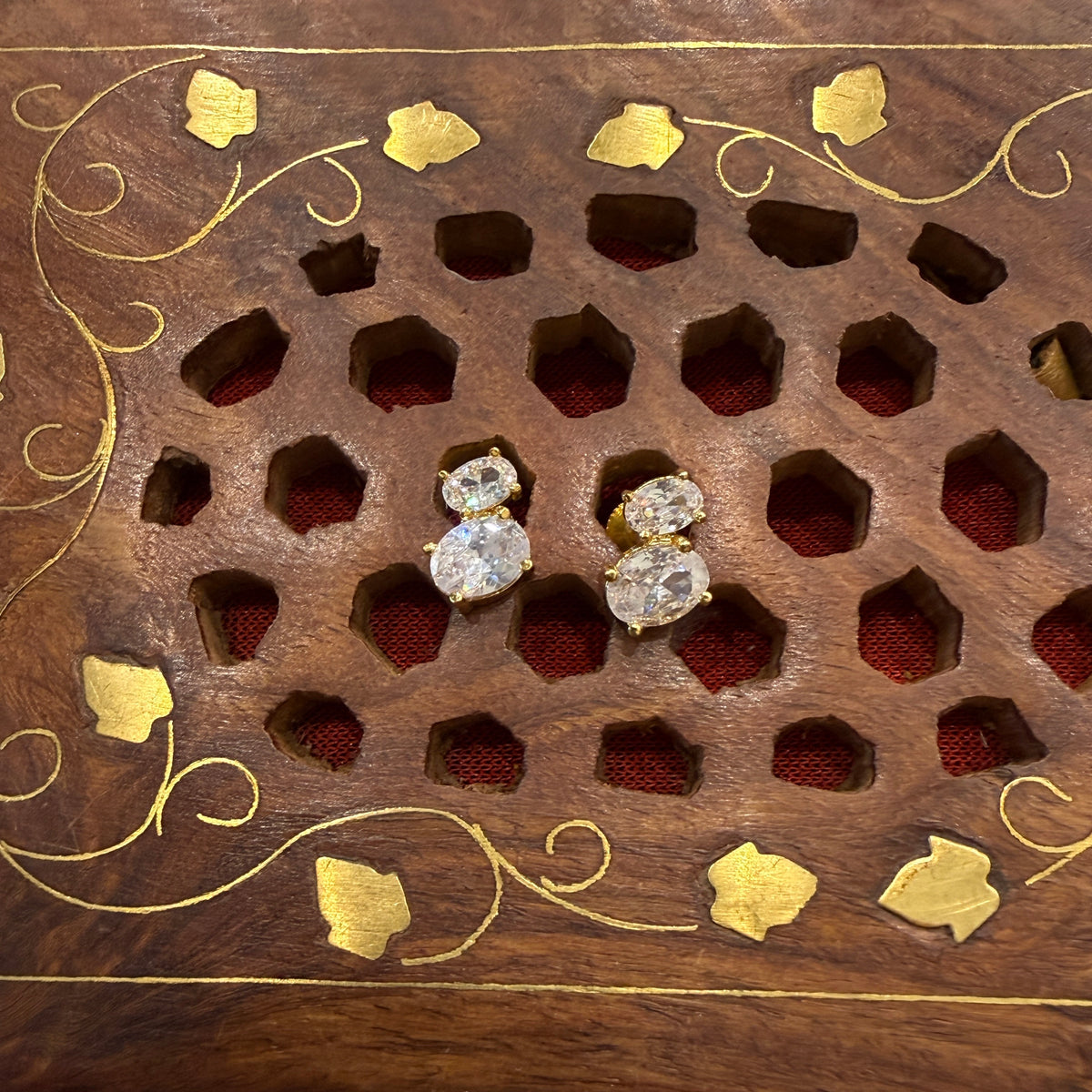 Gold Stud - STG00107