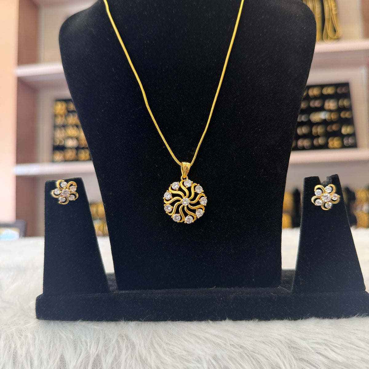 Gold Pendant Set