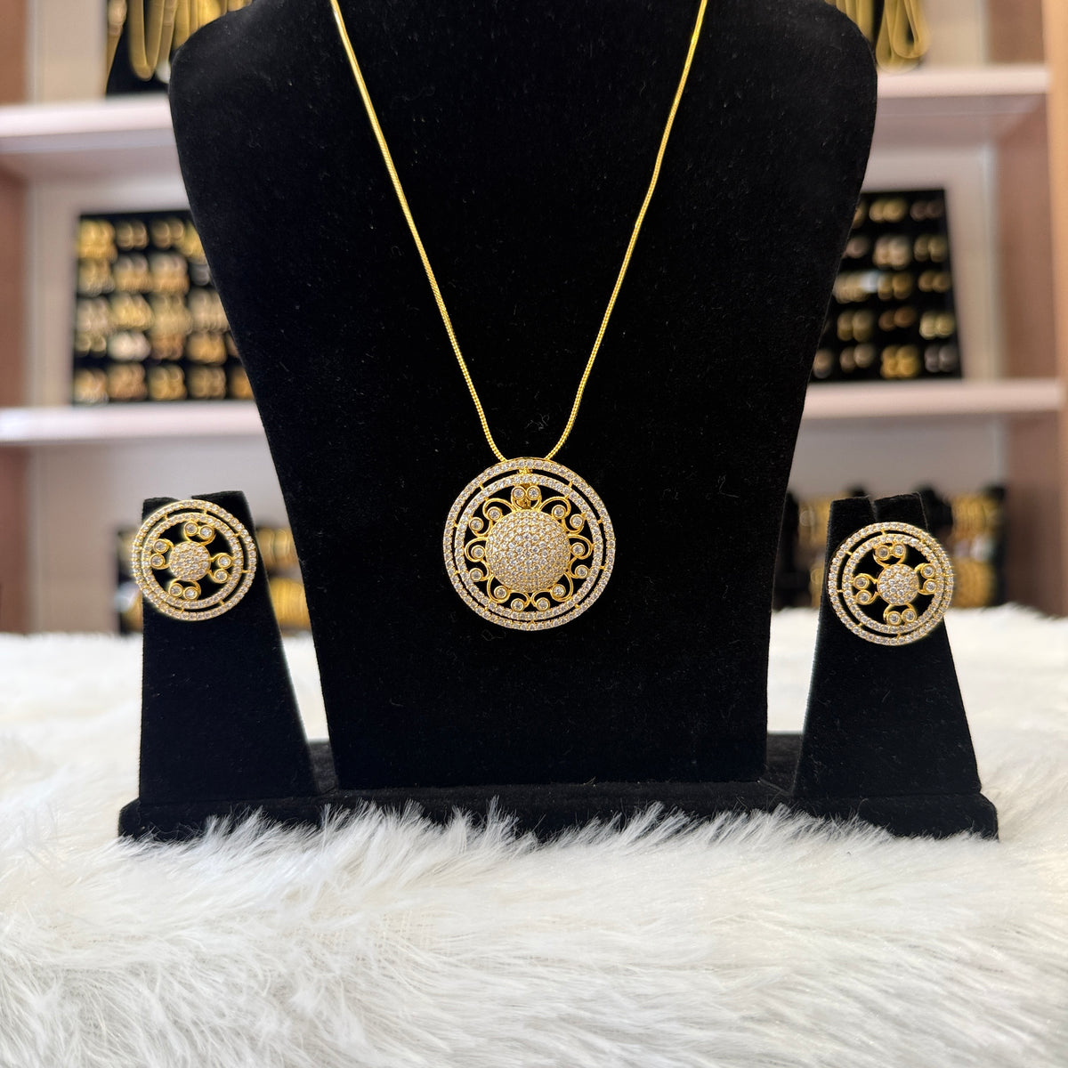 Gold Pendant Set