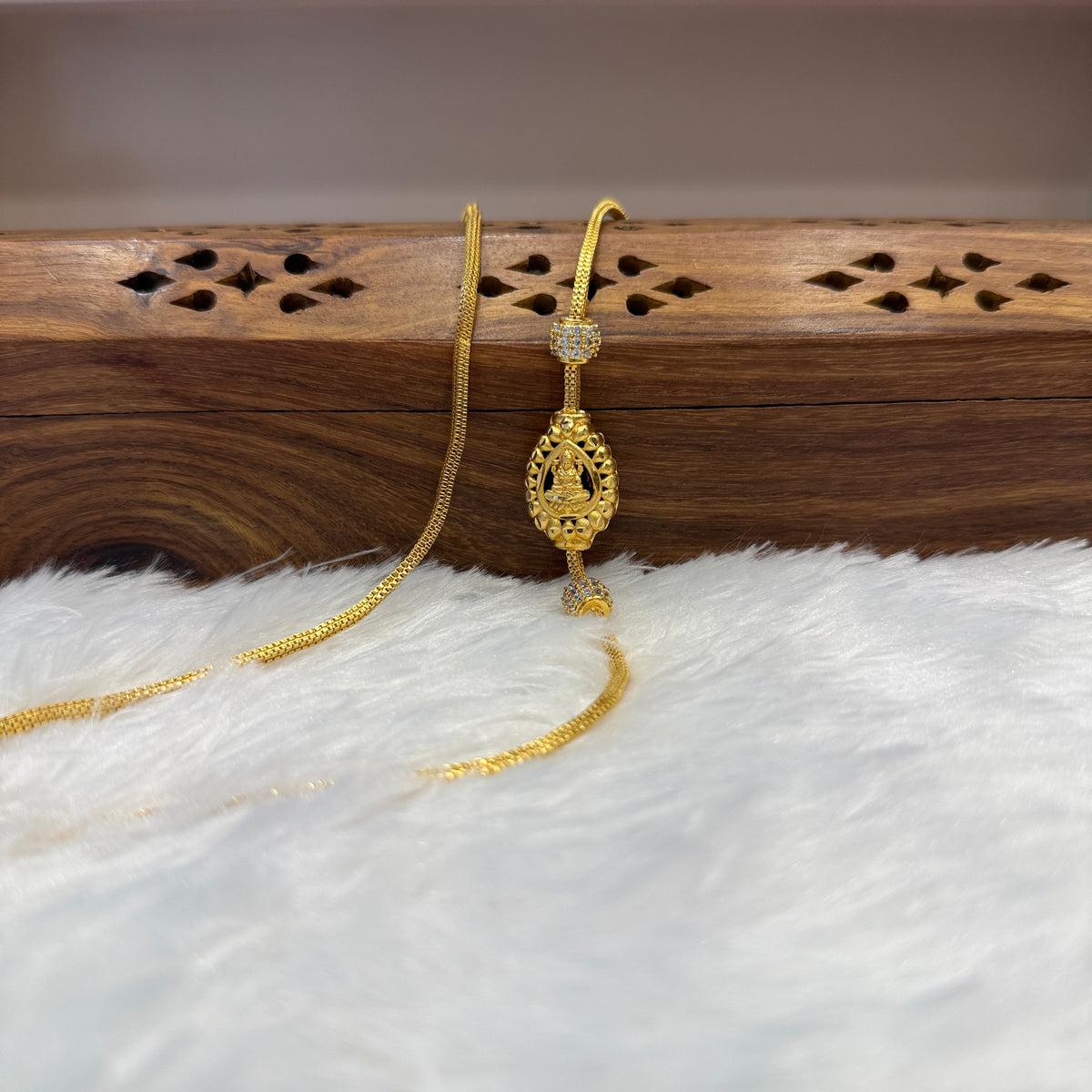 Gold Mugappu Chain Stone