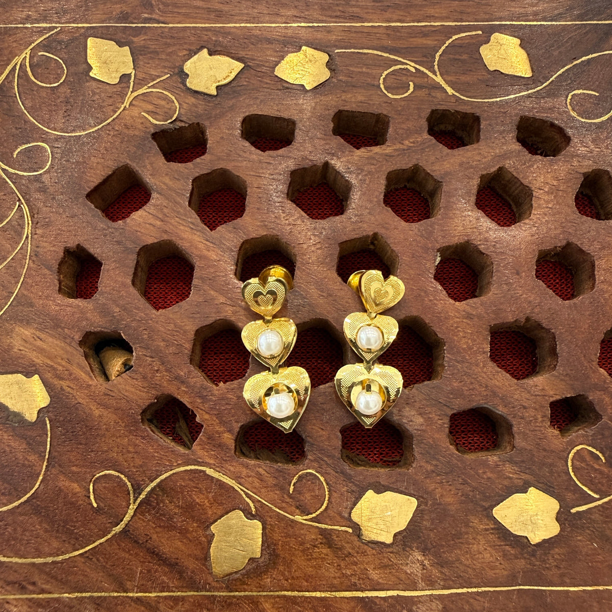 Gold Stud - STG0005