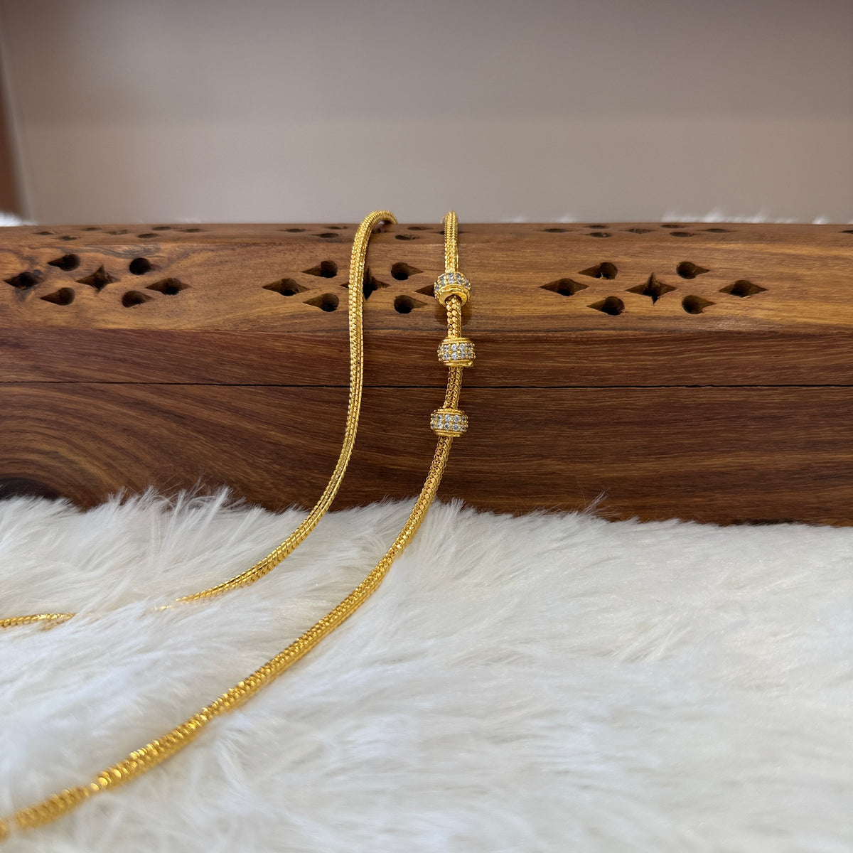 Gold Mugappu Chain Stone