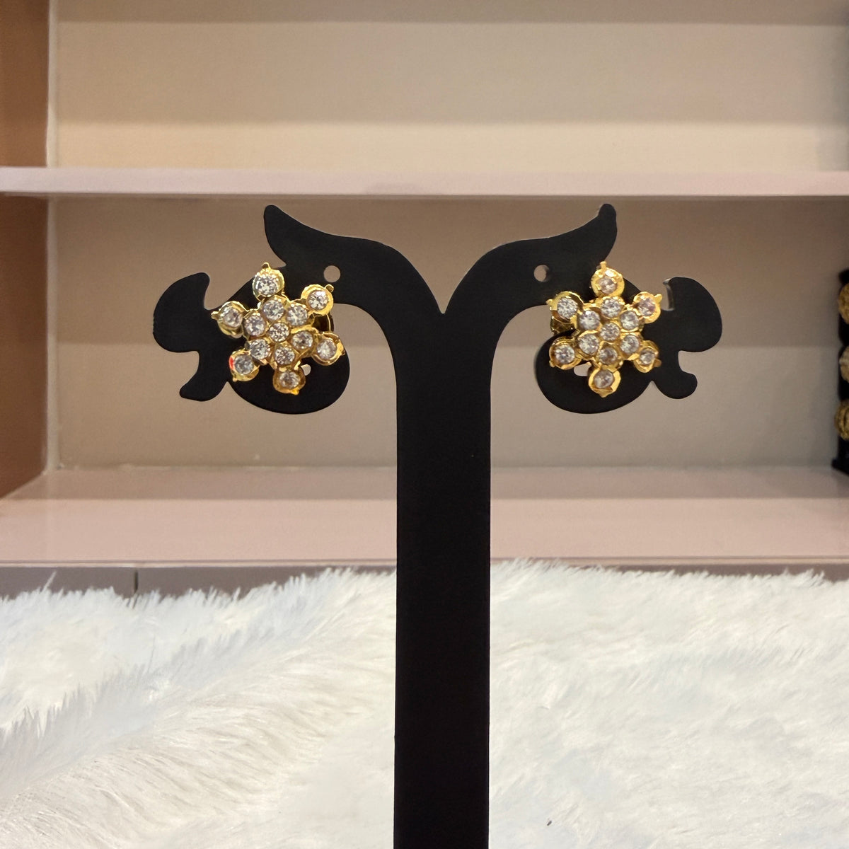 Gold Stud - STG00102
