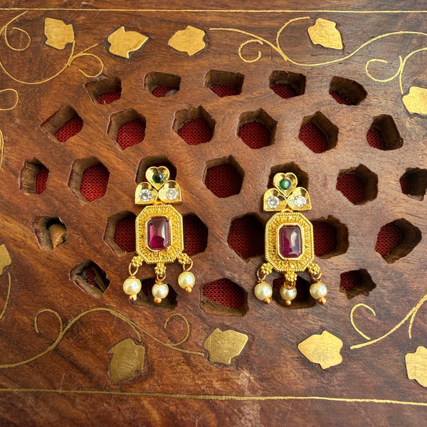 Gold Stud - STG00126