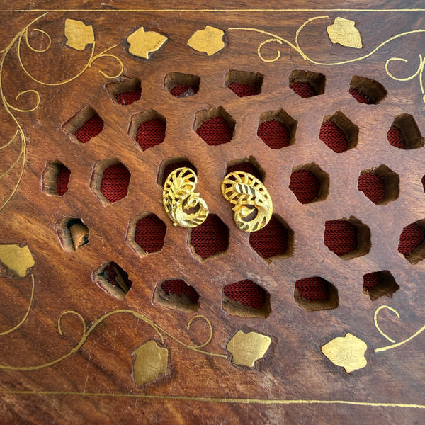 Gold Stud - STG00170
