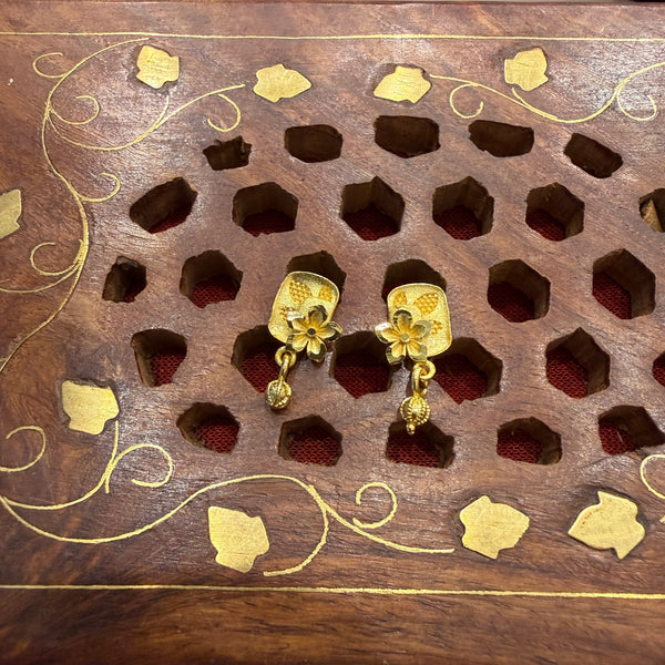Gold Stud - STG0079