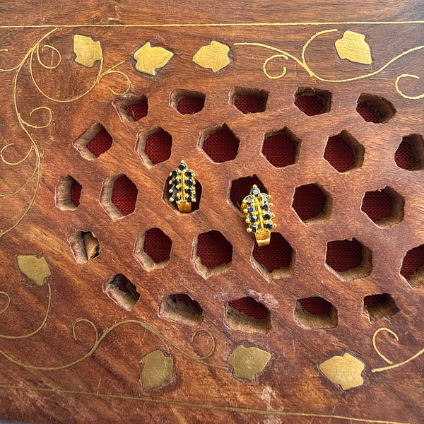 Gold Stud - STG00190