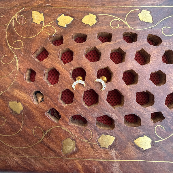 Gold Stud - STG00195