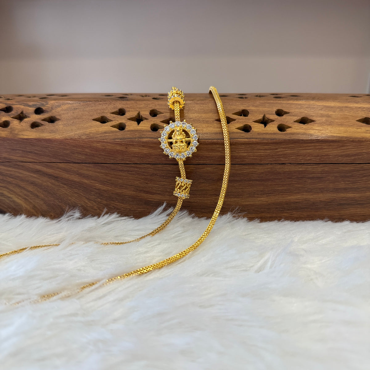 Gold Mugappu Chain Stone