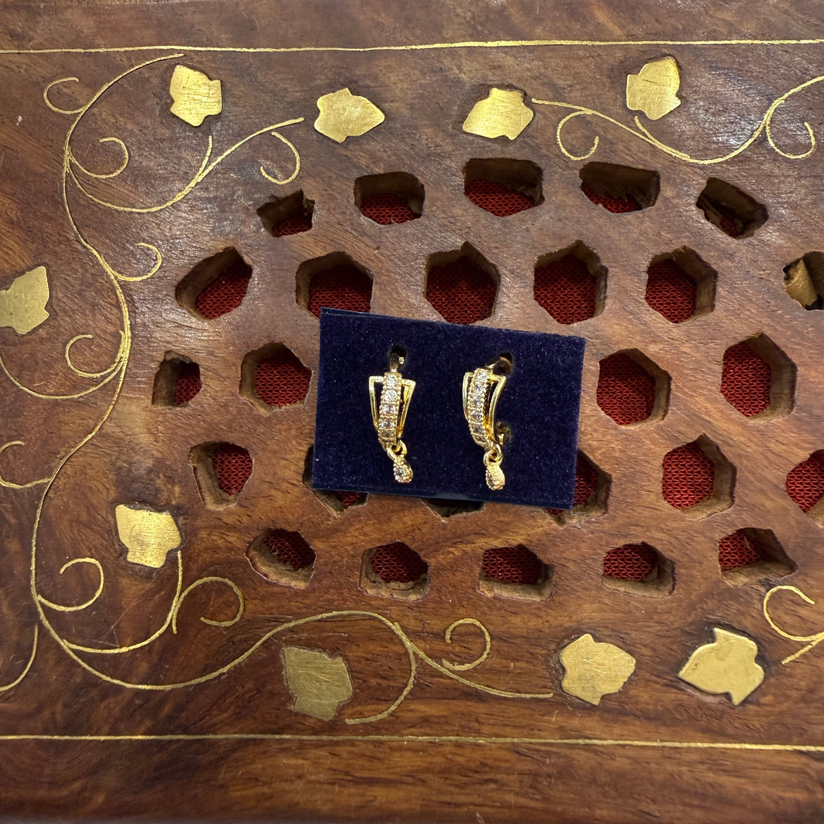 Gold Stud - STG00253